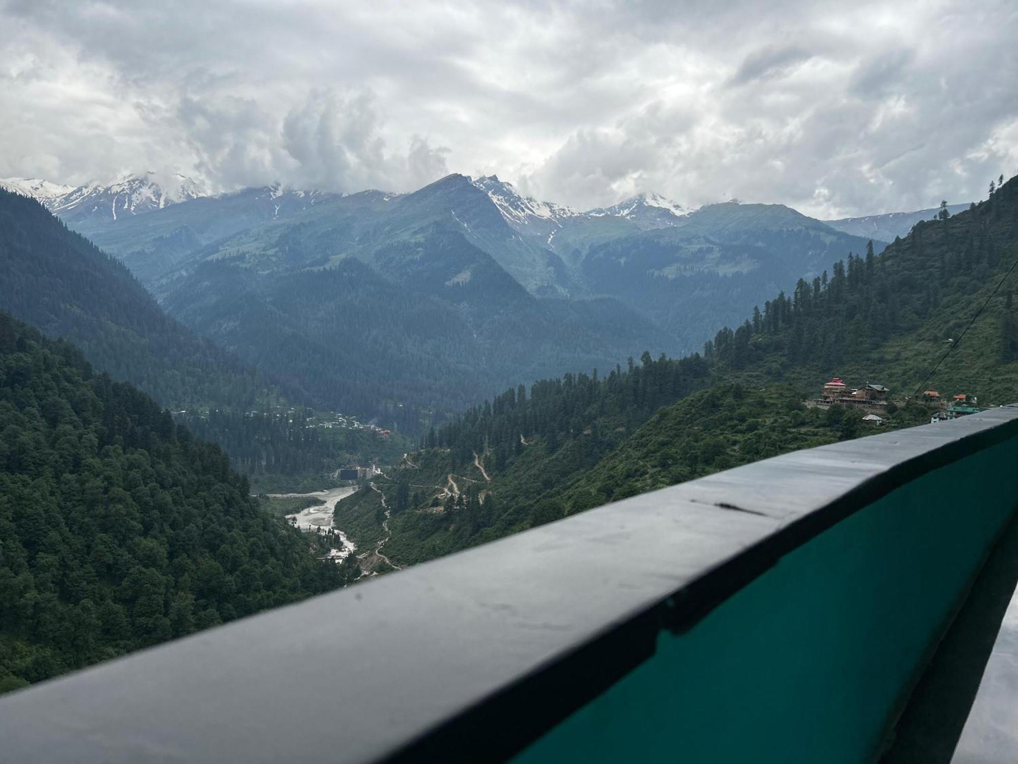 Aman Resort, Tosh Village, Himachal Pradesh Экстерьер фото